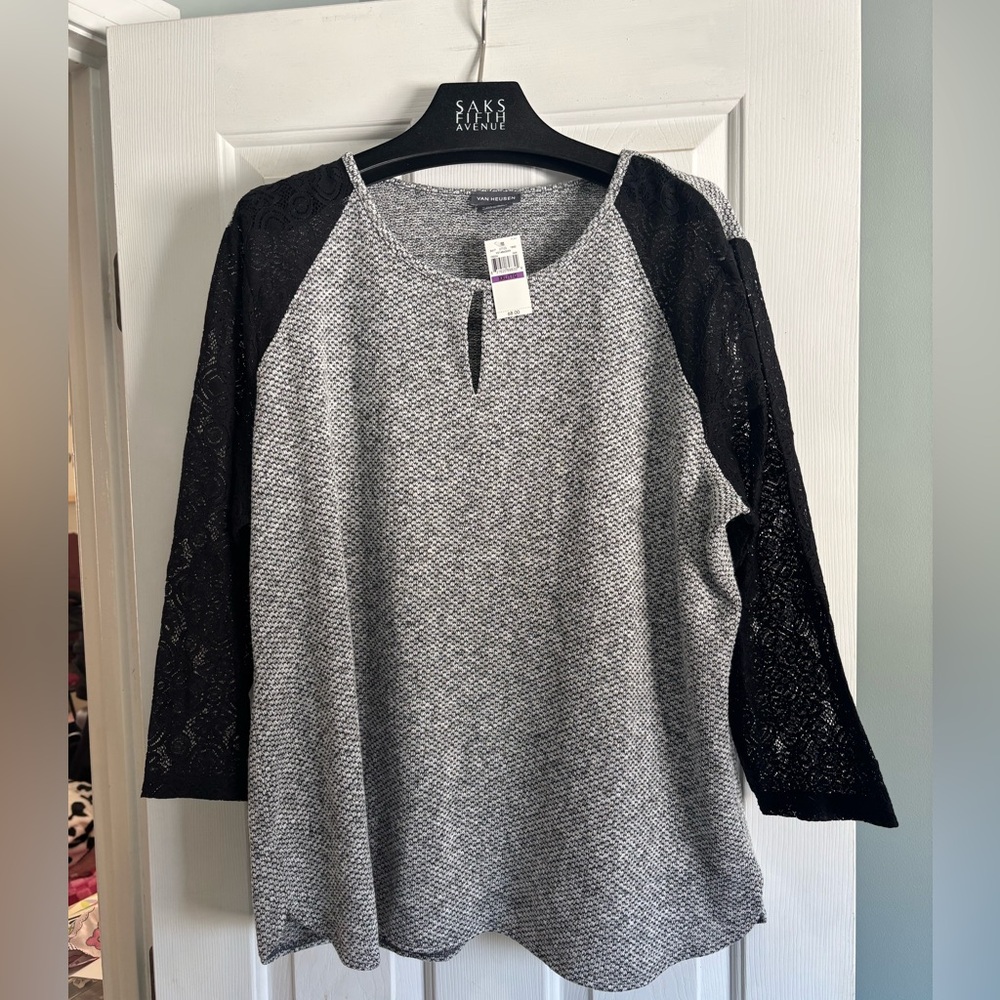 ❤️NWT VAN HEUSEN’ (XXL) PRETTY TOP WITH LACE DETAIL